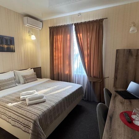 Шляпа Hotel Днепър Екстериор снимка