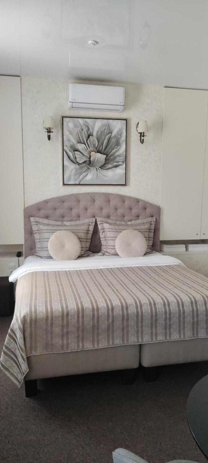 Шляпа Hotel Днепър Екстериор снимка