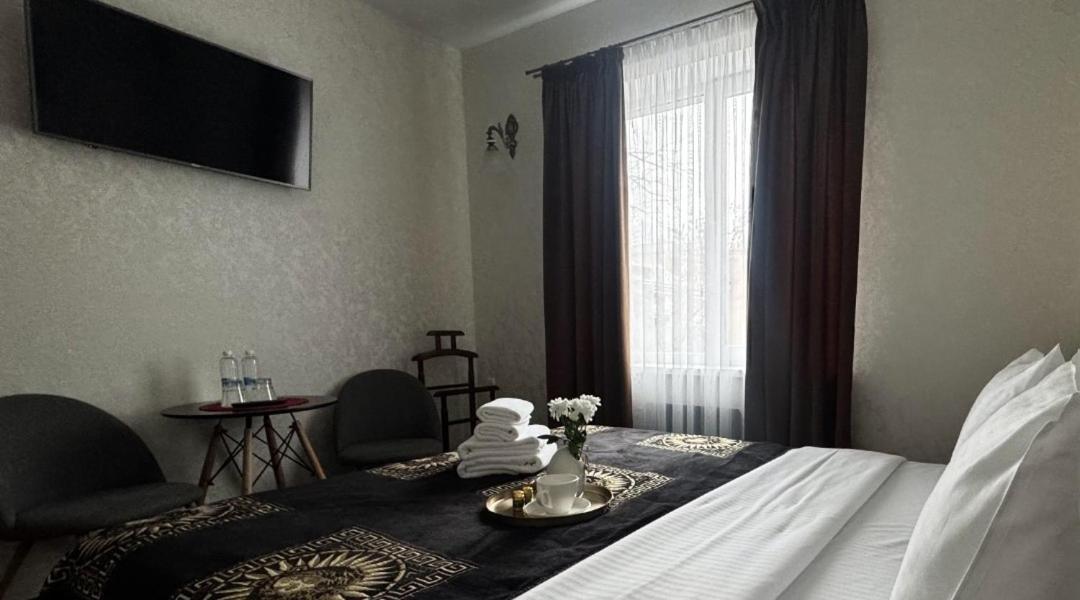 Шляпа Hotel Днепър Екстериор снимка