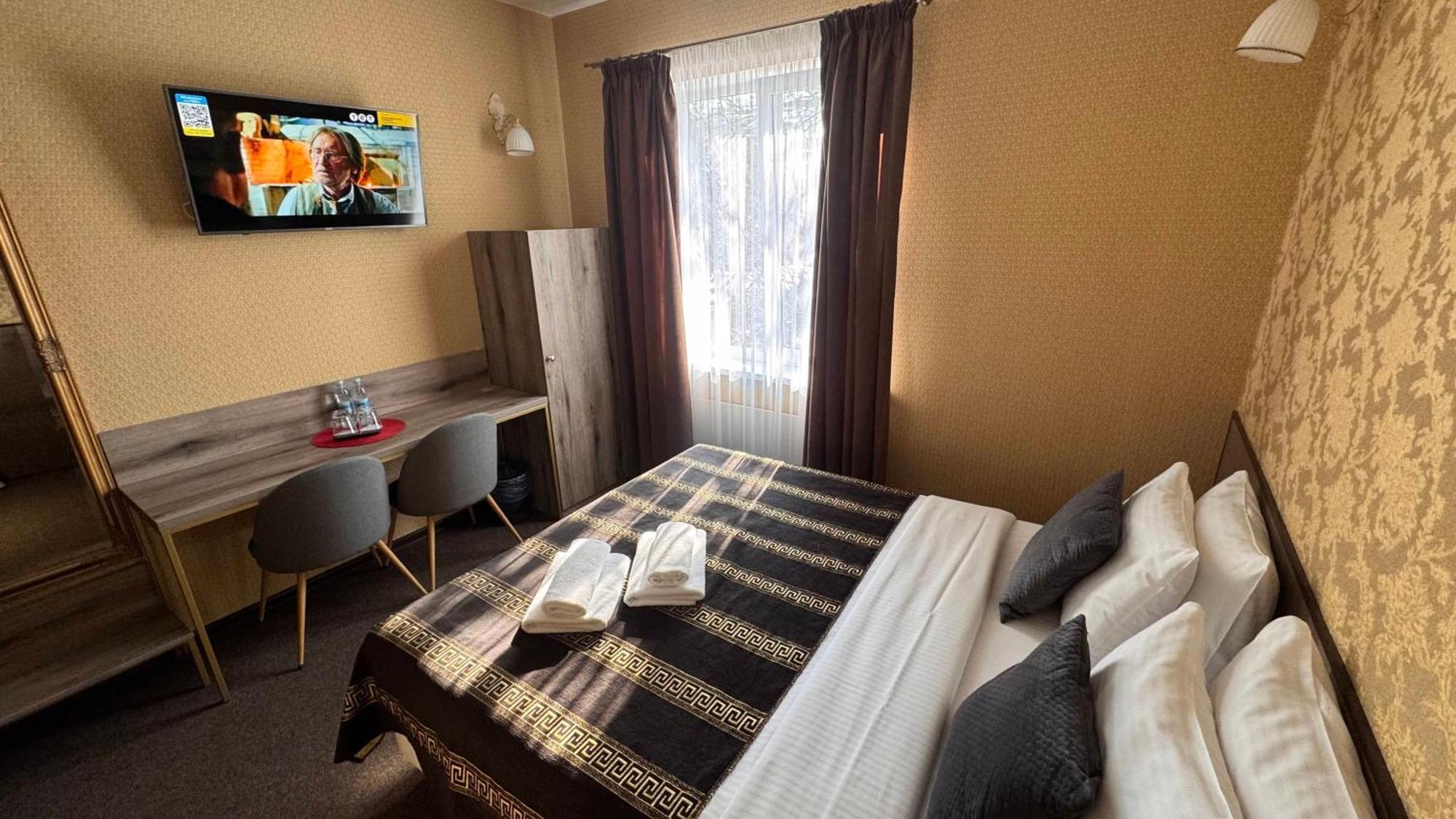Шляпа Hotel Днепър Екстериор снимка