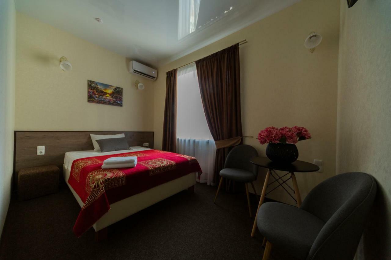 Шляпа Hotel Днепър Екстериор снимка