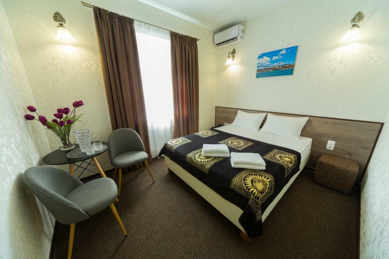 Шляпа Hotel Днепър Екстериор снимка